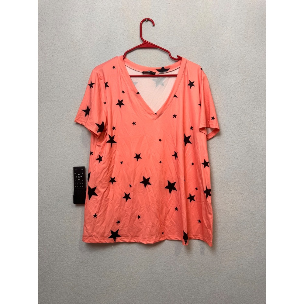 SHEIN CURVE 0XL Coral T Shirt Top Black Stars V‎ Neck Short Sleeve Plus Size